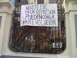 Cartel "NI REPETIR, NI LA REPRESIÓN PUEDE CON LA REVOLUCIÓN"