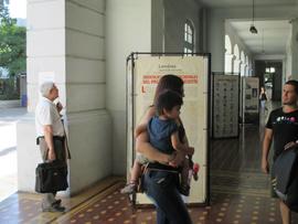 Exposición itinerante "Montajes comunicacionales del pasado y del presente"
