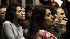 Público asistente al lanzamiento del libro "40 años de luchas y resistencia"