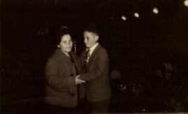 Juan Chacón con su madre, María Cristina