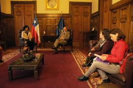 Erika Hennings en reunión con Sergio Muñoz Gajardo, presidente de la Corte Suprema