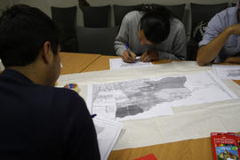 Jóvenes participando del Taller Territorio y Memoria en Londres 38
