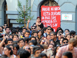 Público asistente a acto conmemorativo por el Día de los DDHH en Londres 38