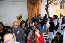 Personas ingresando a Londres 38 durante el Día del Patrimonio 2011