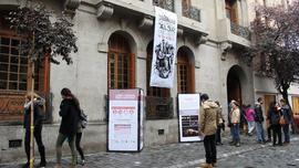 Personas afuera de Londres 38 en el Día del Patrimonio 2016